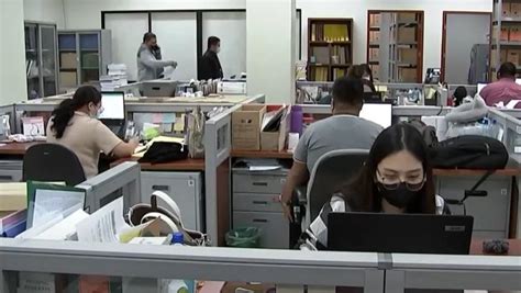How much will be the adjusted gov't workers' salaries under EO .